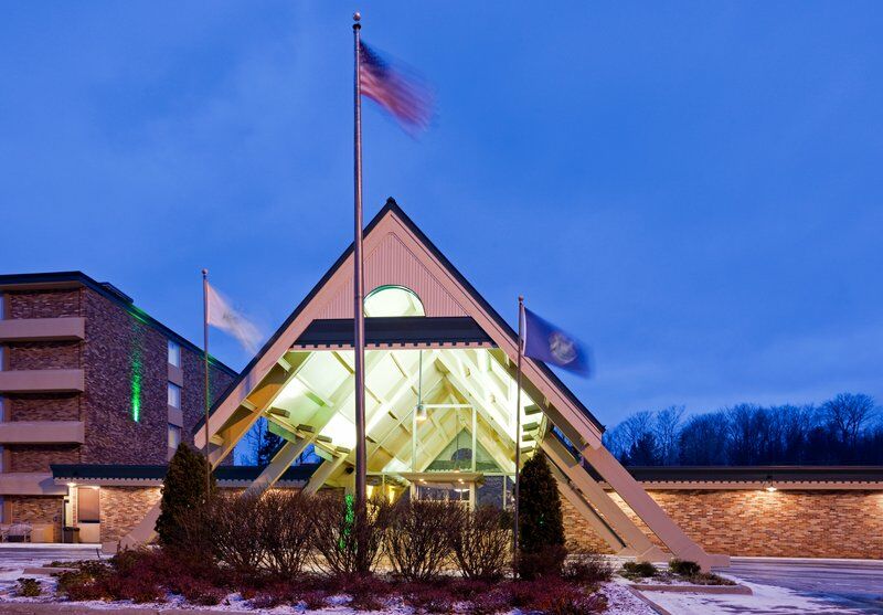 Holiday Inn Marquette By Ihg Eksteriør billede